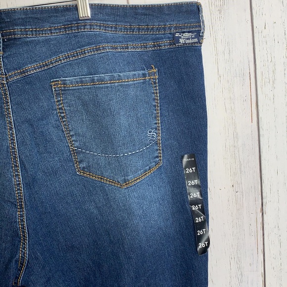 NWT Torrid Isabella Medium Slim Boot Jeans - Picture 9 of 13